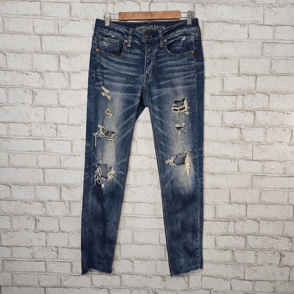 AEO distressed "Tomgirl" jeans
